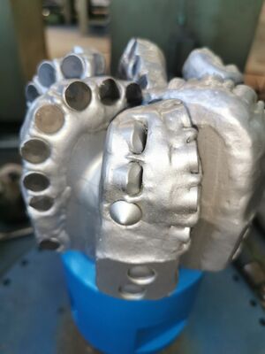 Mata Bor Pengeboran Minyak dan Gas Berlian PDC Badan Baja 5.875 inci