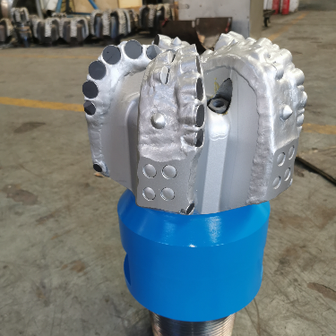 9-7/8 Inci tahan lama S519 PDC Rock Drill Bit Untuk Aplikasi Lapangan Minyak